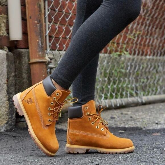 NEW Timberland Premium Womens 6" Waterproof Boot
Wheat Nubuck Size 6 - Picture 1 of 9